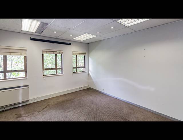 640M² OFFICE TO LET IN HYDE PARK